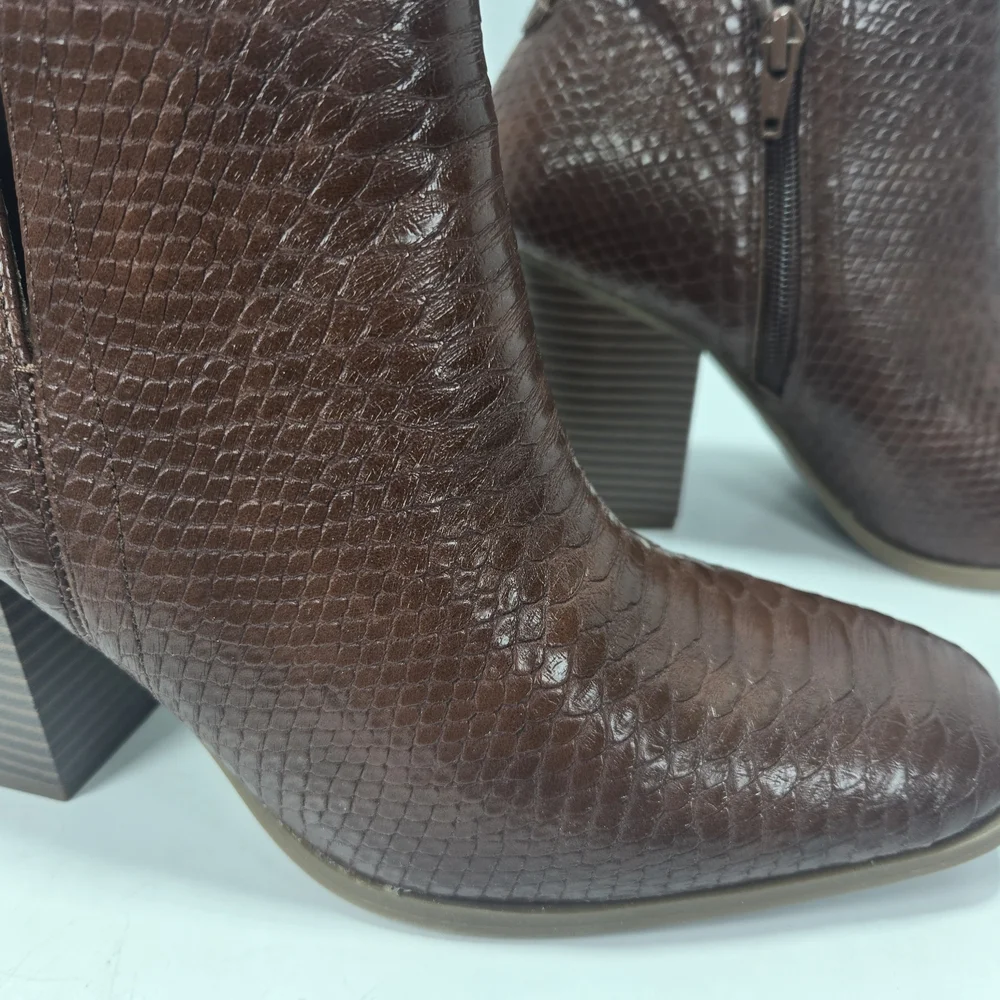 Sun + Stone Pollyy Walnut Textured Snake Skin Animal Print Ankle Booties Size 9